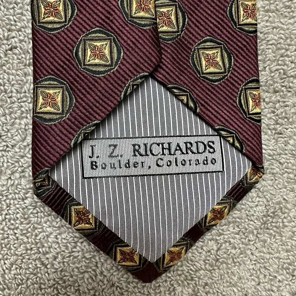 JZ Richards Mens Silk Tie Burgundy Medallion Handmade USA Wilsons 58.5in